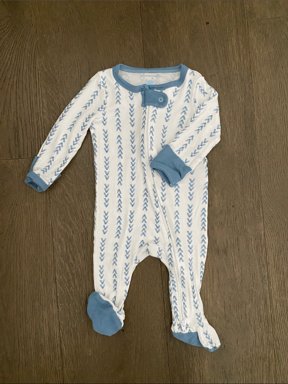 cloud island White Footed One-Piece with Light Blue Arrow Print